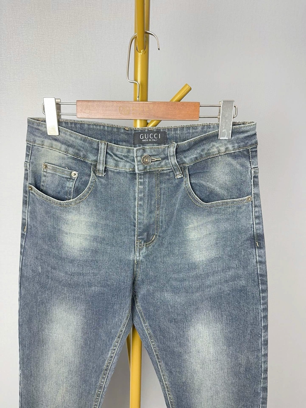 ブランドジーンズ着用イメージ